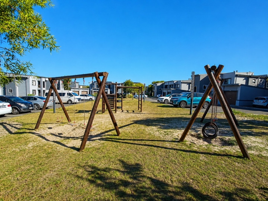 2 Bedroom Property for Sale in Burgundy Estate Western Cape